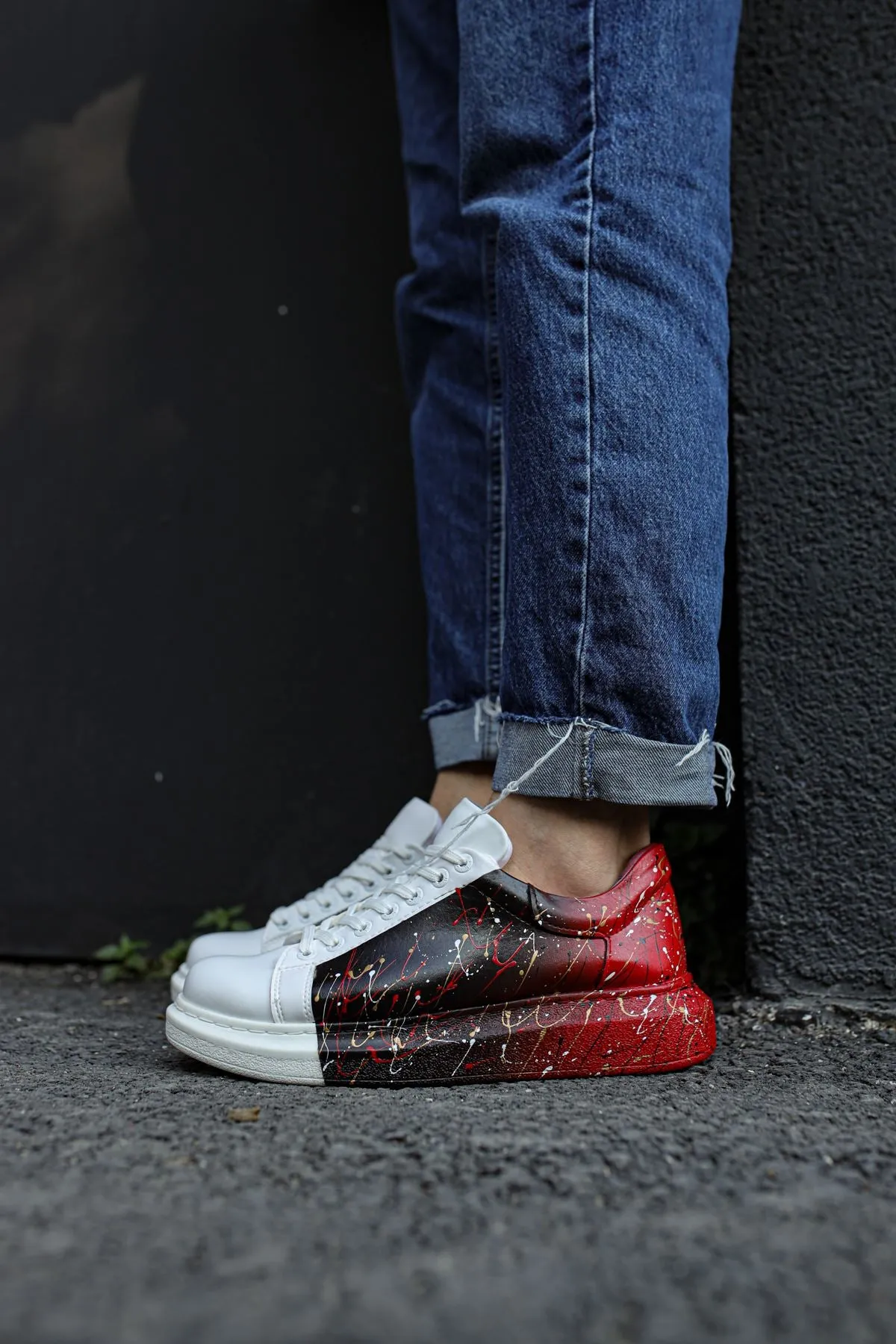 Black Red Graffiti Sneaker CH415